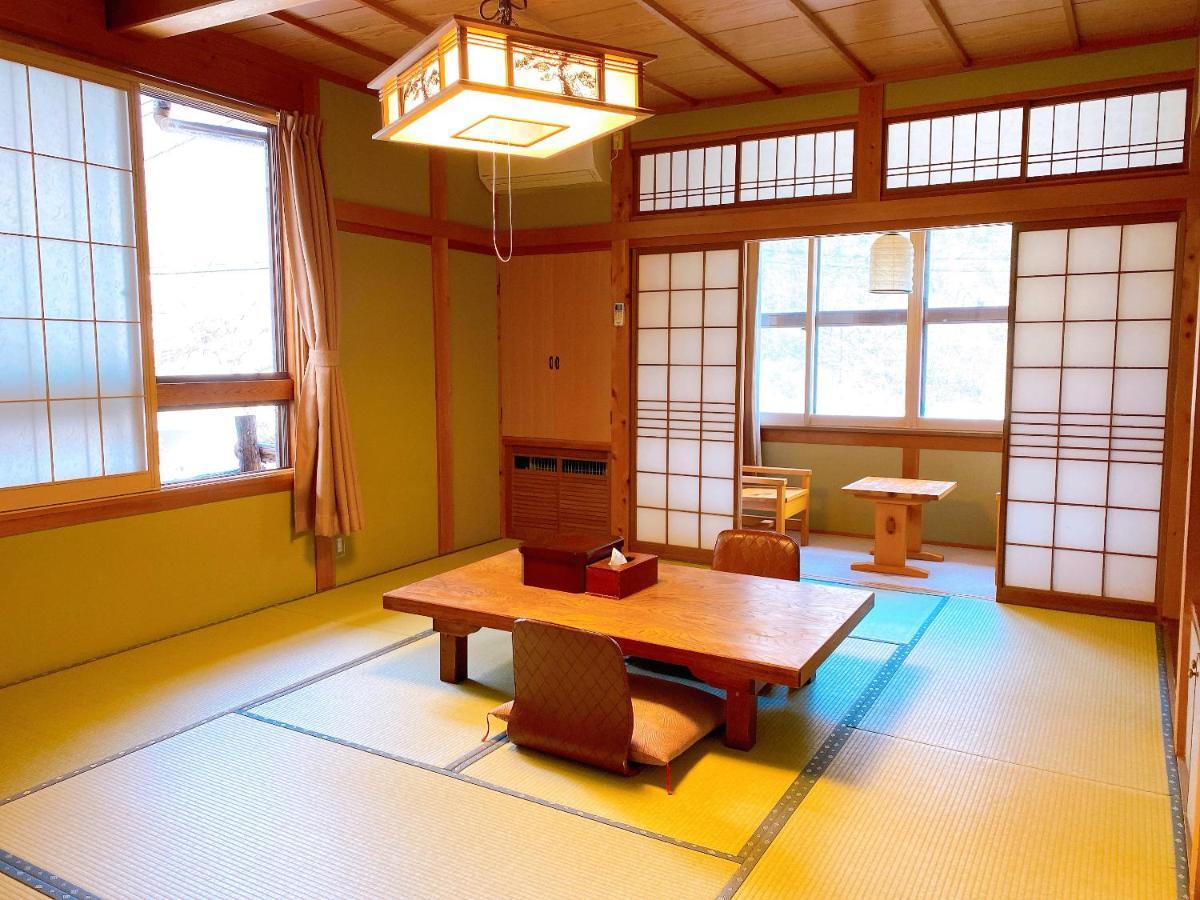 Hotel Hakuunsou Takajama Exteriér fotografie
